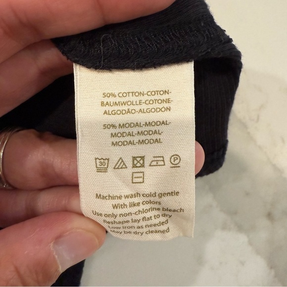 We The Free People Faye Ribbed Keyhole Knit Tank Top Women’s Medium Black Casual - Picture 7 of 7